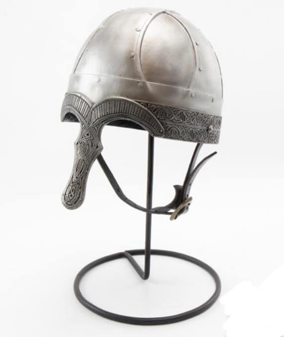 Casque normand nasal décoré