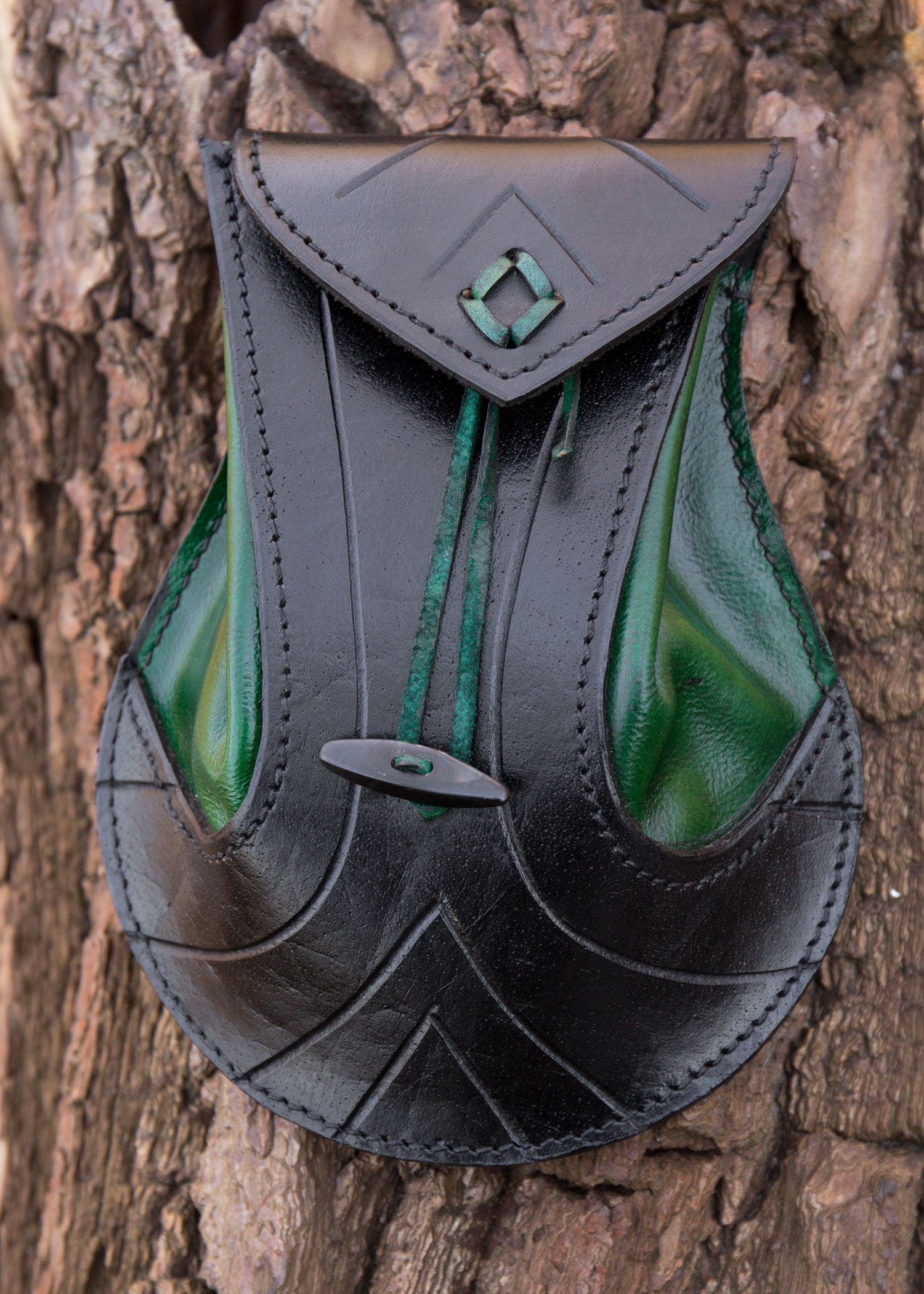 Besace médiévale fantasy en cuir noir et vert pour costume d'elfe