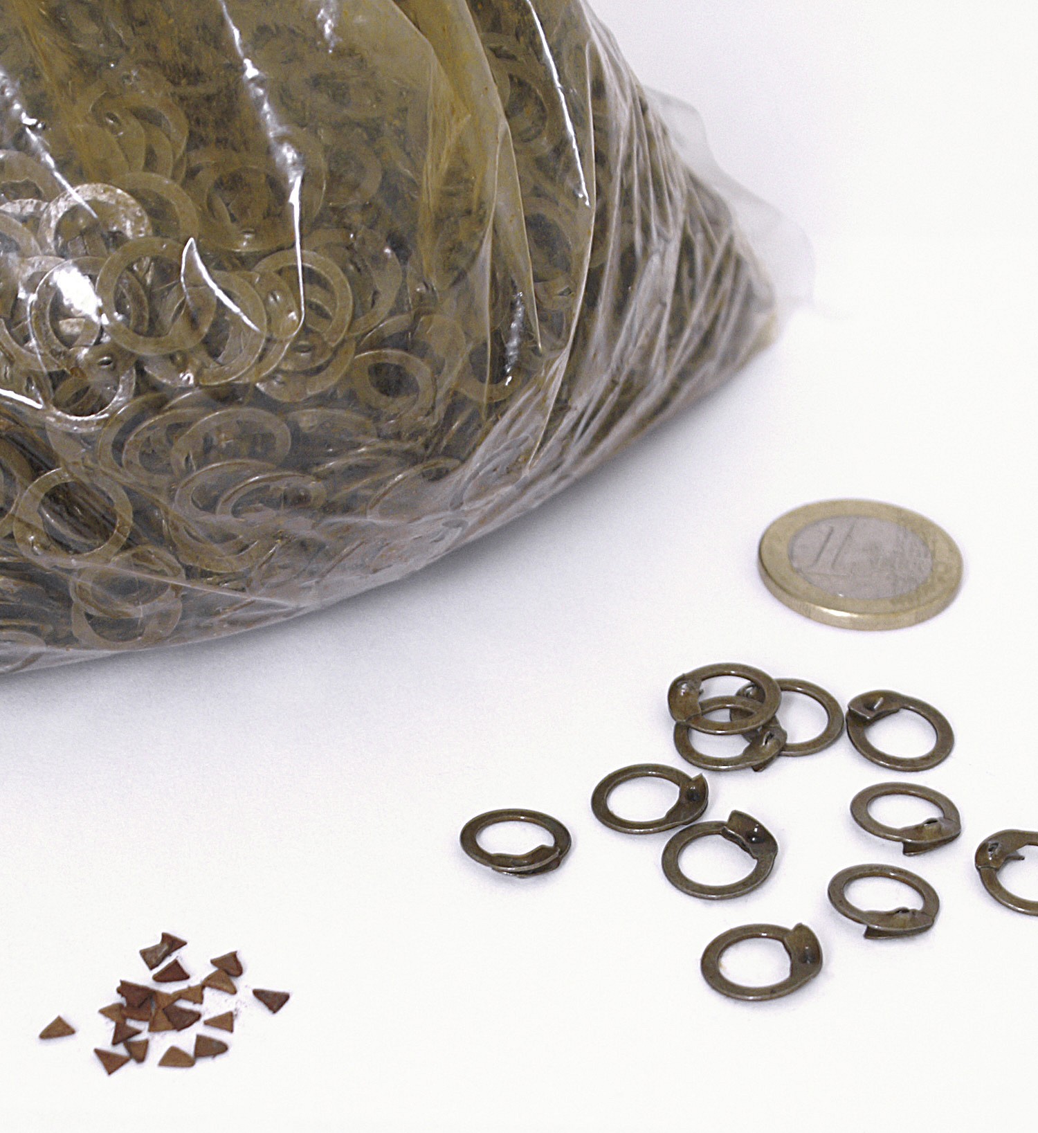Anneaux plats acier naturel à riveter 8 mm coin